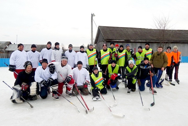 На хоккейном корте в Головино прошел межпоселенческий турнир среди трех команд