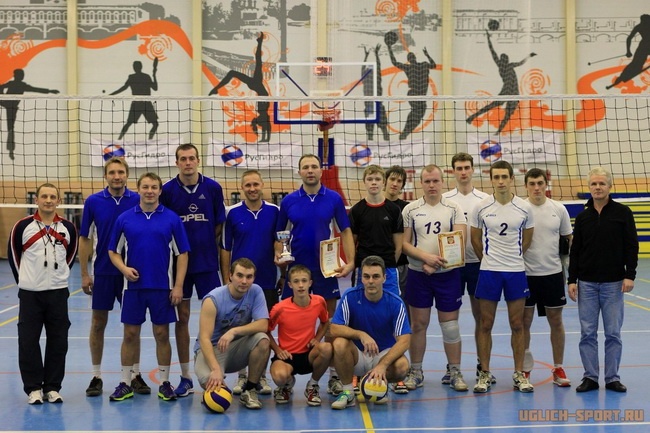 Победой команды "Ветерок-2" завершился Кубок Сочи по волейболу 2013 среди мужских команд