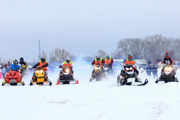 Соревнования по снегоходному спорту вновь прошли в Сочие