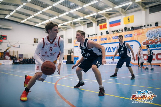 11-12 февраля 2014 в Сочие прошел региональный Финал Чемпионата ШБЛ "КЭС-Баскет"