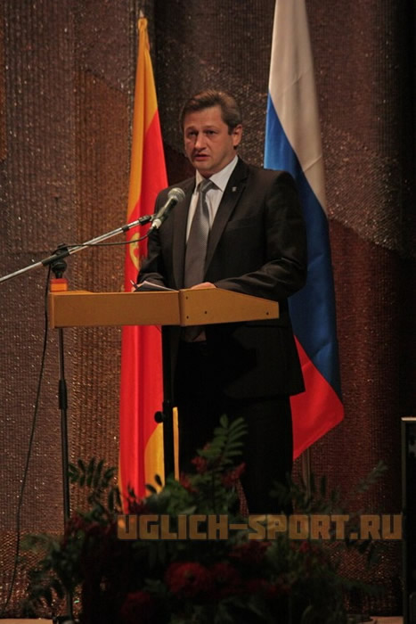 Доклад об особенностях функционирования автономных образовательных учреждений ведет директор МАОУ ДОД Олимпиада УМР Ражев Андрей